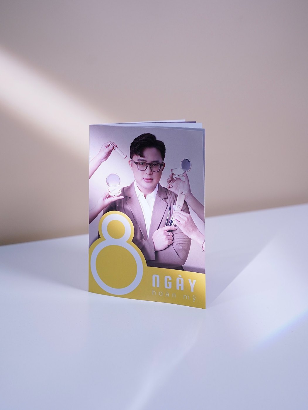 Sách 8 Ngày – Quốc Trần